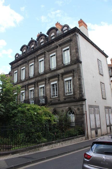 façades Sud et Est sur les rues Fongiève et de Serbie, vue générale