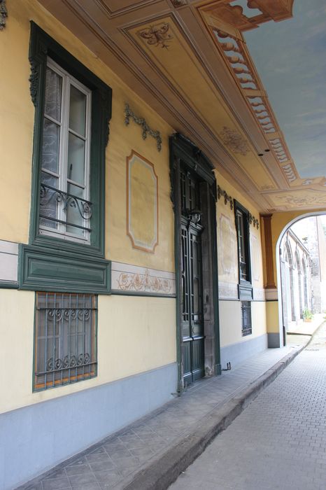 porche d’accès à la cité depuis la rue Sidoine Apollinaire, vue partielle