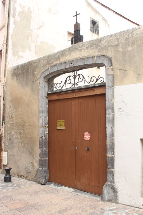 porche d'accès sur rue, vue générale