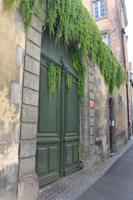 porche d'accès sur la rue de l'Oratoire, vue générale