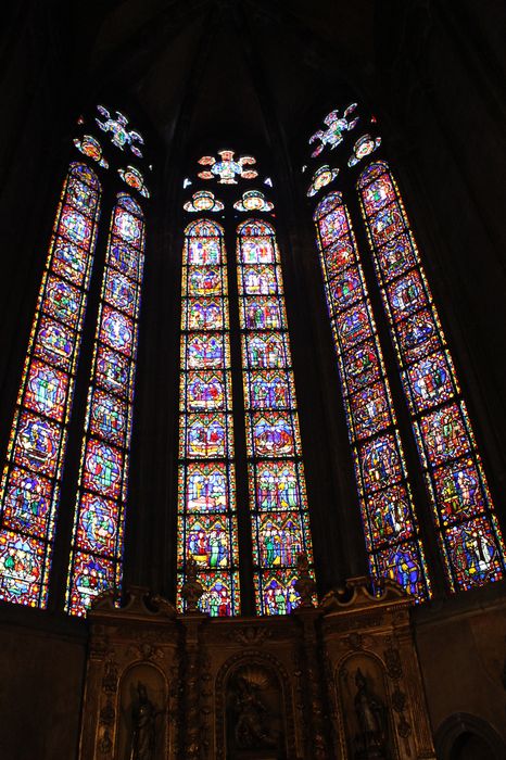 verrières du déambulatoire, chapelle Sainte-Marie-Madeleine, vue générale