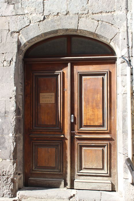 façade Sud, porche d’accès sur rue, vue générale