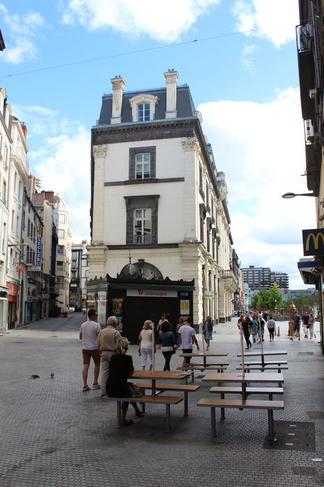 façade Nord sur la rue du 11 Novembre, vue générale