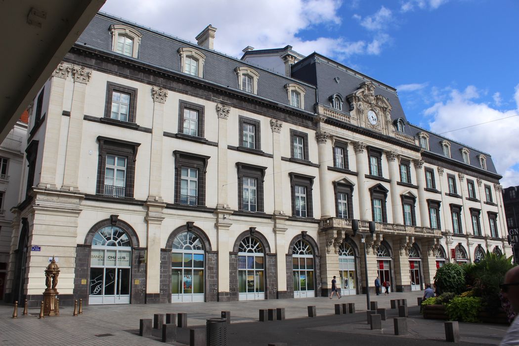 façade Sud sur la place de Jaude, vue générale