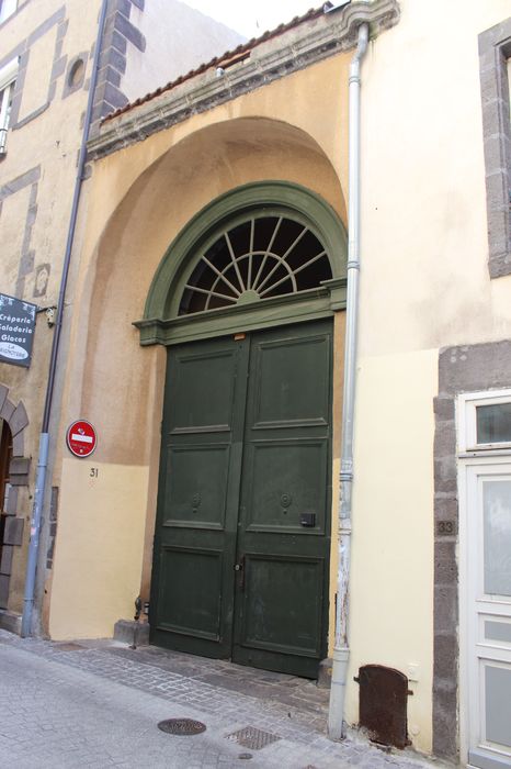 porche d’accès sur rue, vue générale