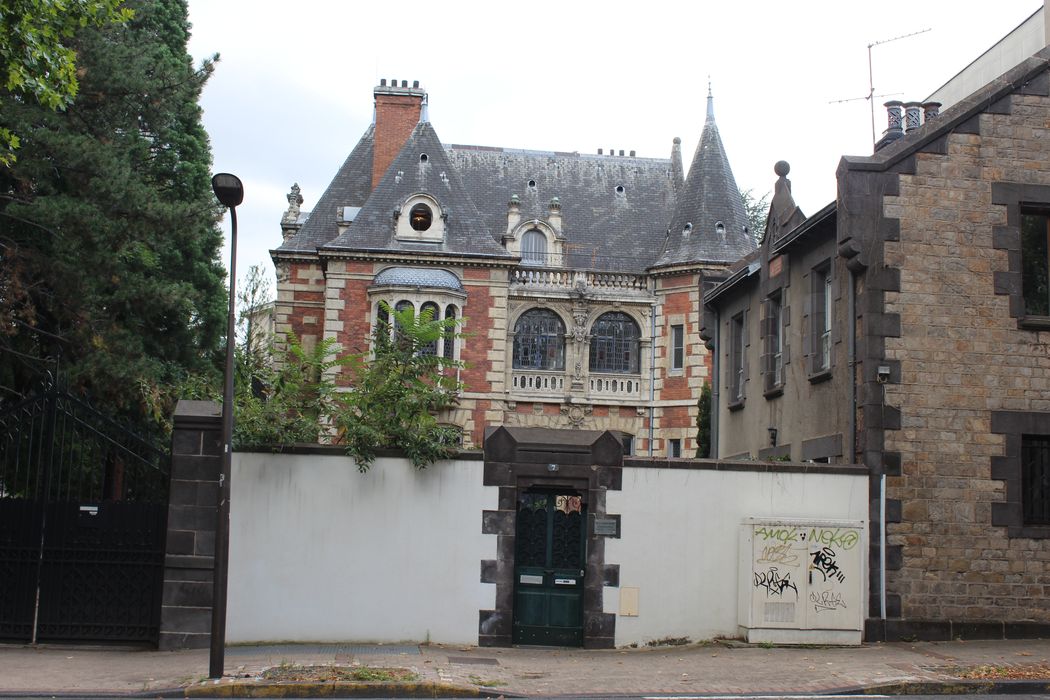 Façade Nord, vue partielle