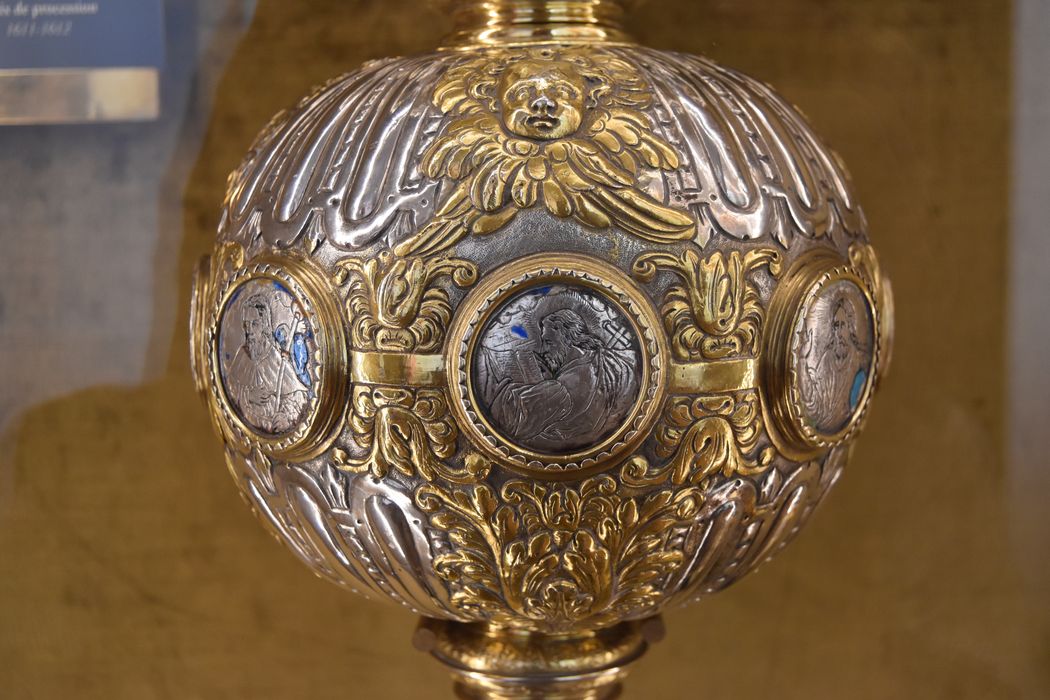 croix de procession, détail