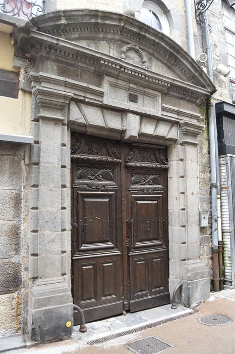 porte d’accès sur rue, vue générale