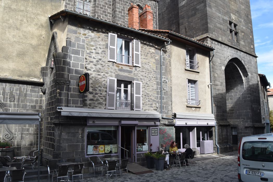 façades sur rue, vue générale