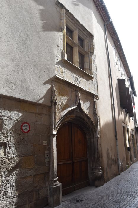 Façade sur rue, vue générale