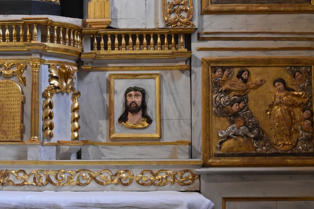 retable du bas-côté sud, détail, bas-relief : Visage du Christ