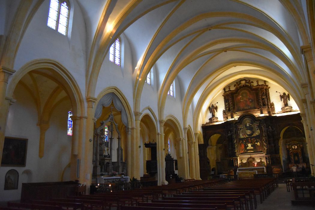 retable du maître-autel : le Couronnement de la Vierge, saint Benoît, saint Bernard, saint François-de-Sales, saint Joseph, ancien testament (l'), nouveau testament, vue générale