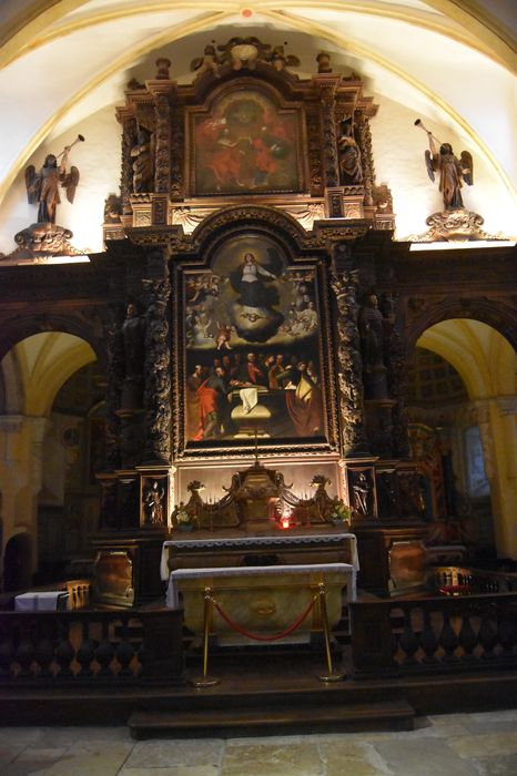 retable du maître-autel : le Couronnement de la Vierge, saint Benoît, saint Bernard, saint François-de-Sales, saint Joseph, ancien testament (l'), nouveau testament, vue générale