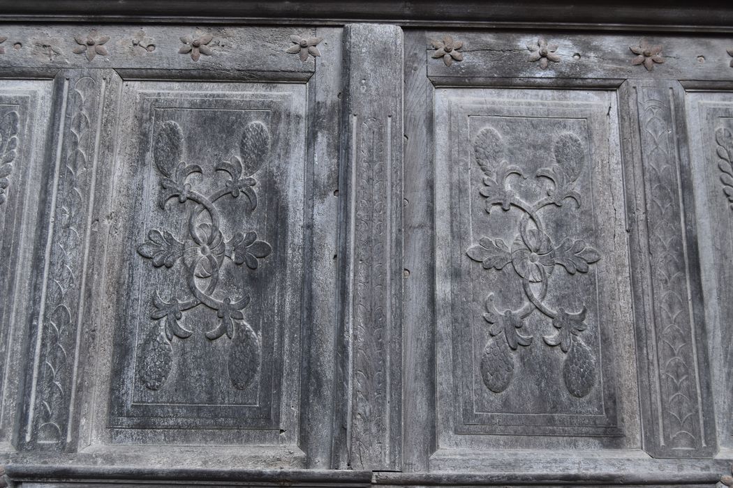 vantaux (porte septentrionale), détail