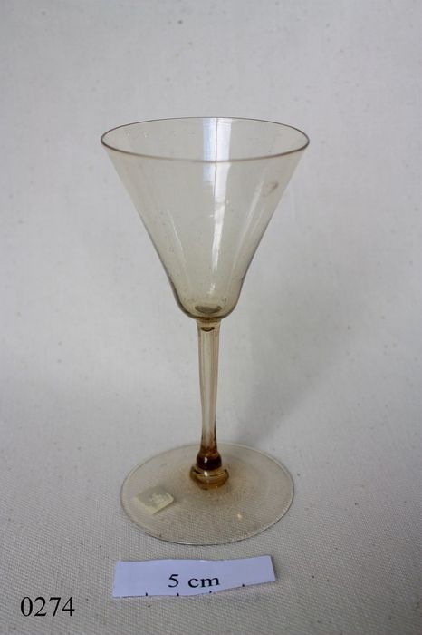 verre à jambe, vue générale