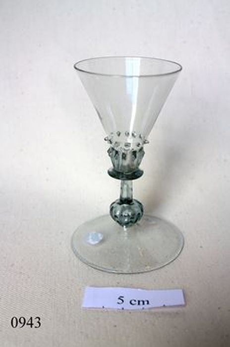 verre à jambe, vue générale