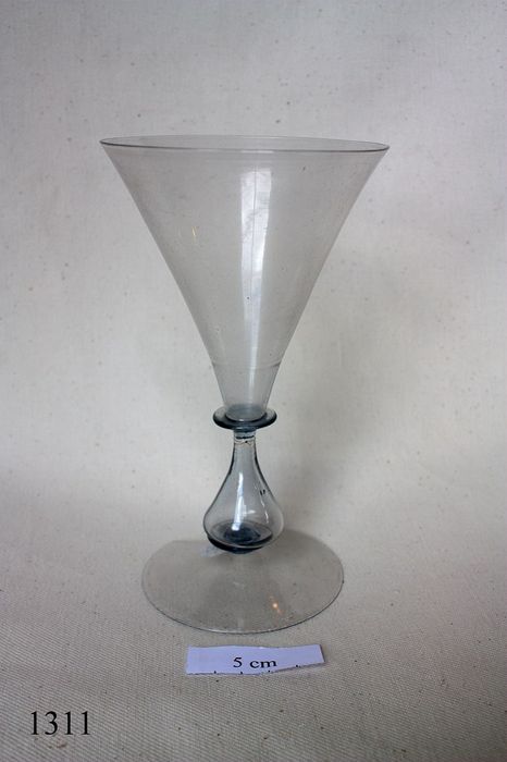 verre à jambe, vue générale