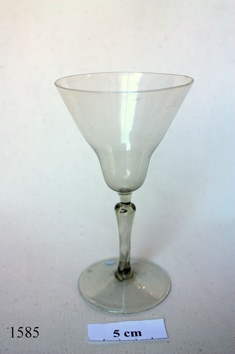 verre à jambe, vue générale