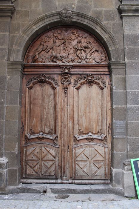 portail sud de la chapelle Saint-Alexis, vue générale