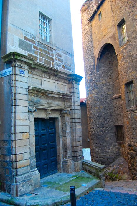 porte d’accès sur rue, vue générale