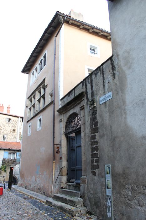 façade sur rue, vue générale