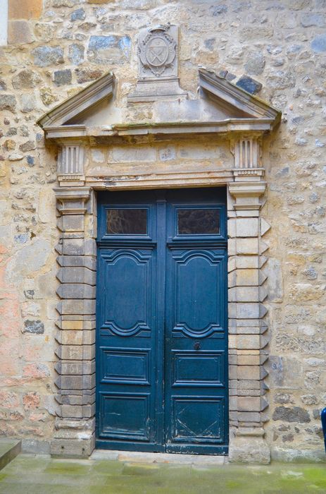 cour intérieure, porte d’accès, vue générale