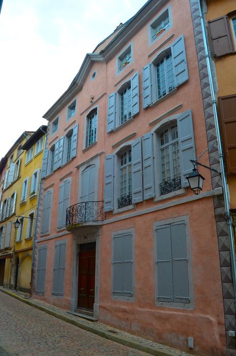 façade sur rue, vue générale