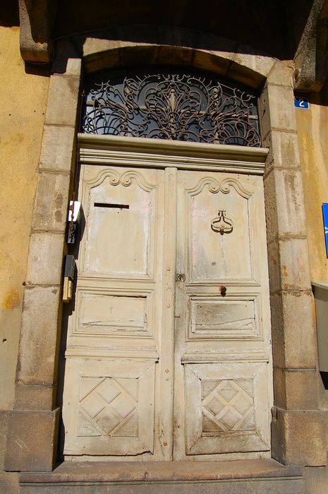 façade sud, portail d’accès, vue générale