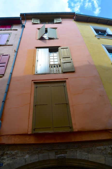 façade sur rue, vue générale