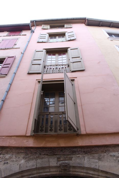 façade sur rue, vue générale