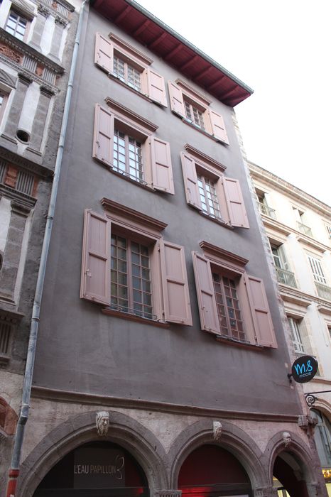 façade sur rue, vue générale