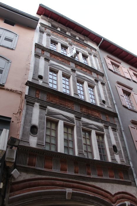 façade sur rue, vue générale