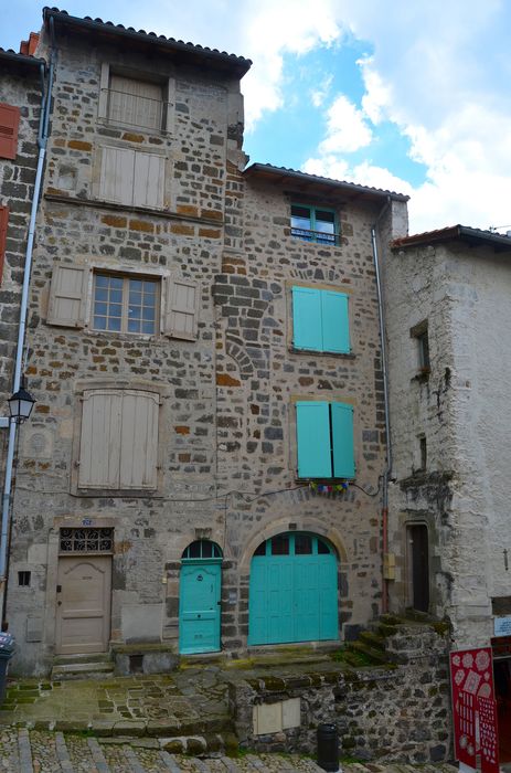 façade sur rue, vue générale