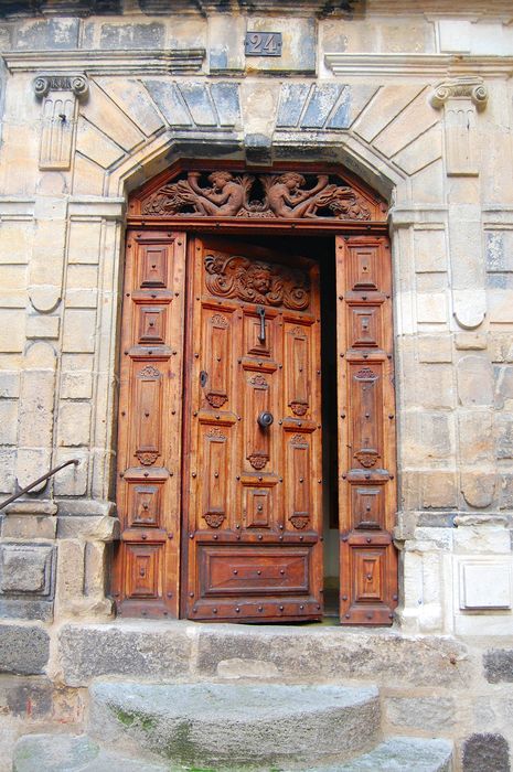 porte d’accès sur rue, vue générale