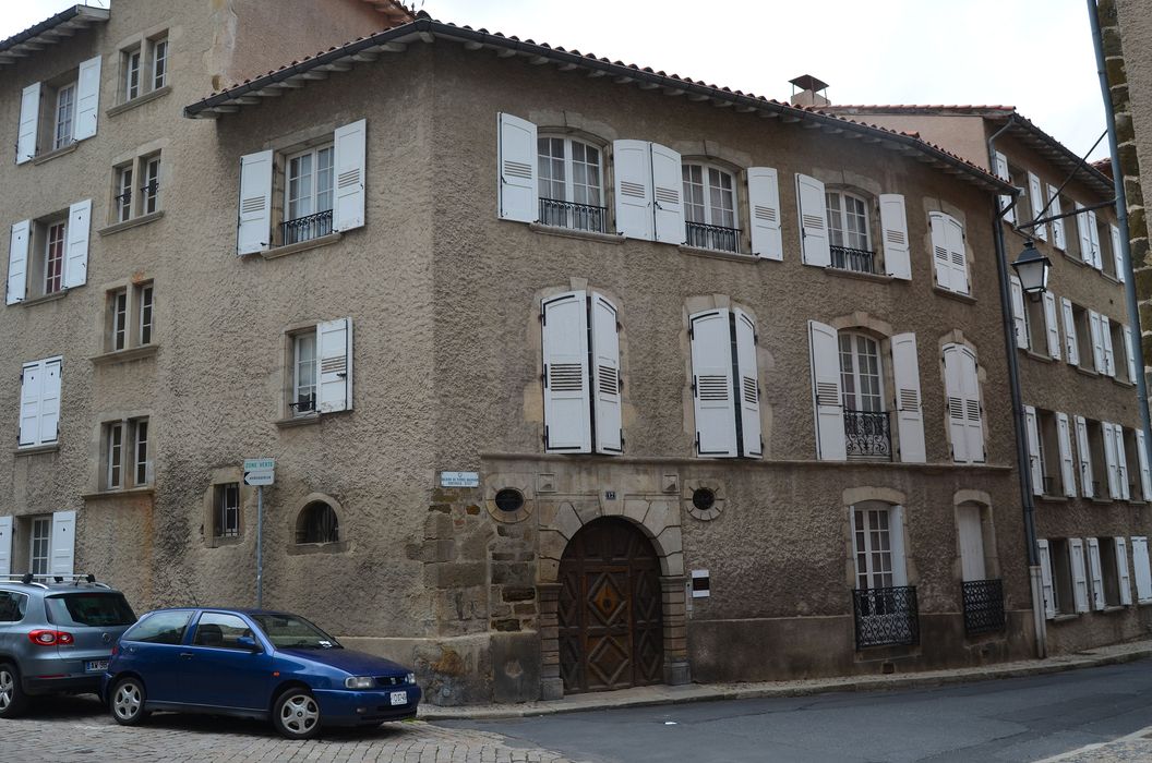 façade sur rue, vue générale