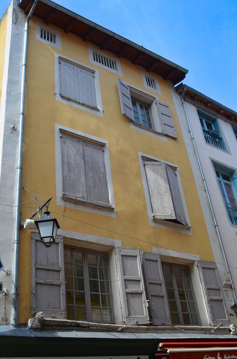 façade sur rue, vue générale