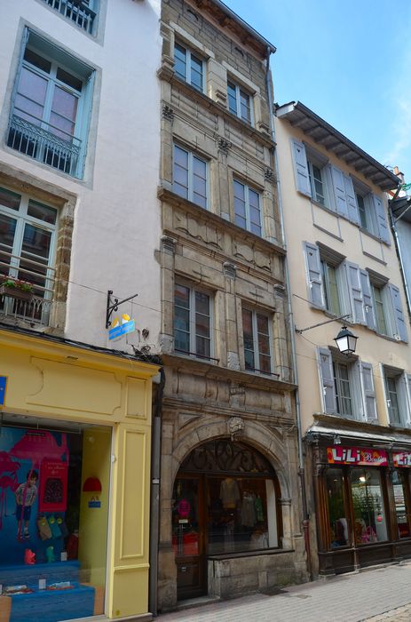 façade sur rue, vue générale