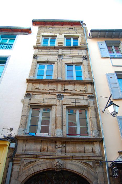 façade sur rue, vue générale