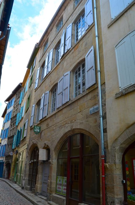 façade sur rue, vue générale