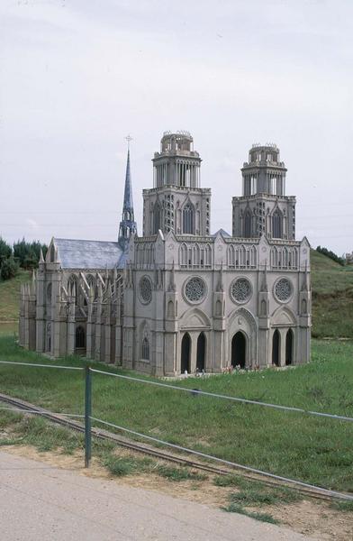 Maquette de la cathédrale se trouvant à France miniature