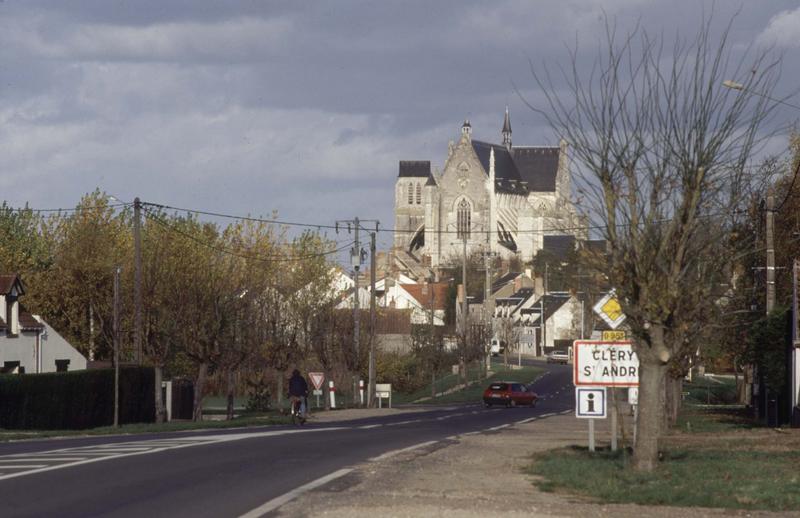 Vue générale de la ville, façade ouest de la basilique