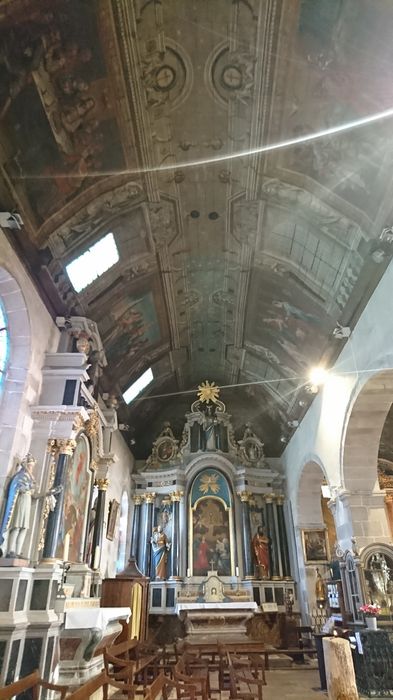 Eglise Cornély : Nef, vue générale