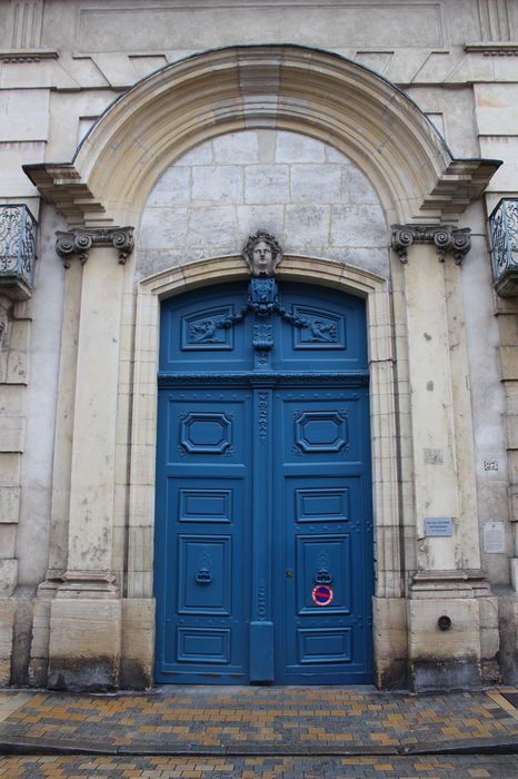 Hôtel Berbisey : Portail sur rue, vue générale