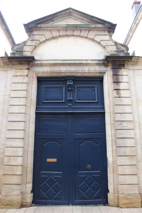 Hôtel de Bretagne-Blancey : Porche d’accès sur rue, vue générale