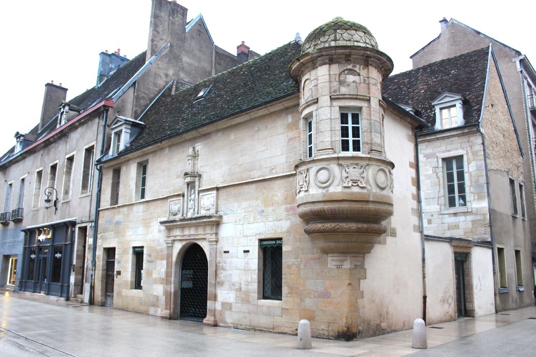 Hôtel de Berbis : Façades sur rue, vue générale