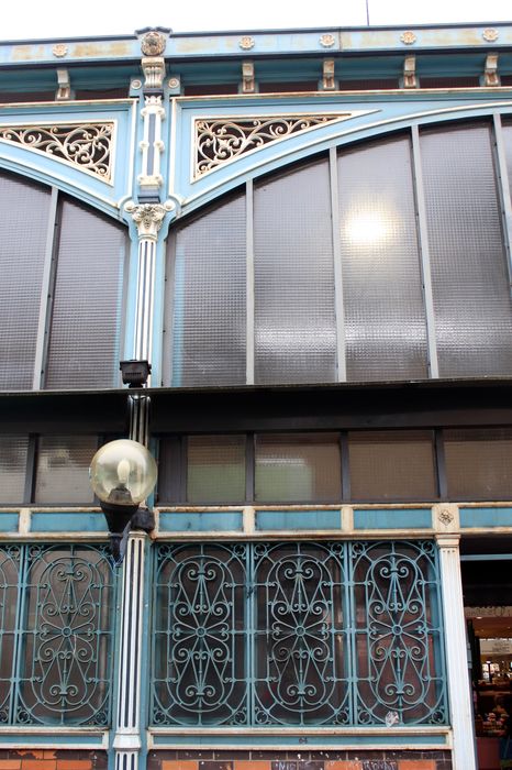 Halles du marché : Façade latérale ouest, détail