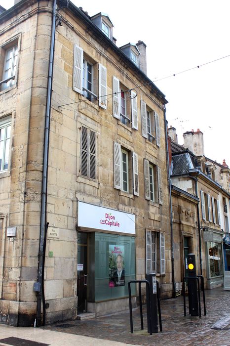 Immeuble : Façade sur rue, vue générale