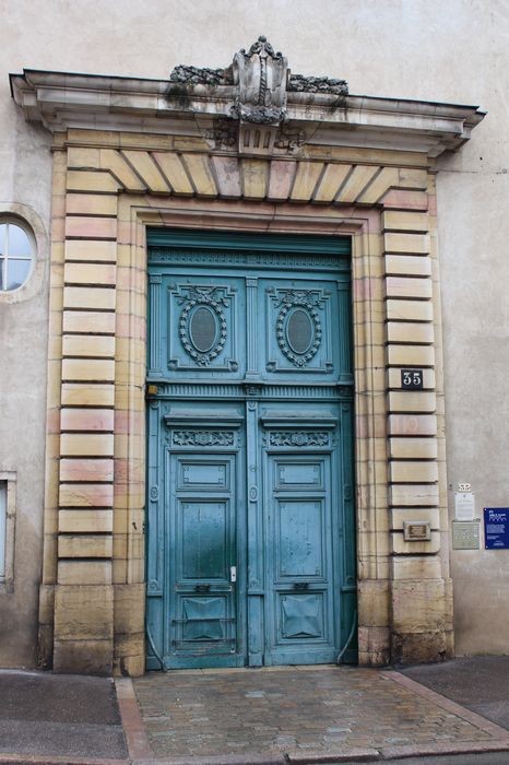 Hôtel Coeurderoy (ancien) : Portail d’accès sur rue, vue générale