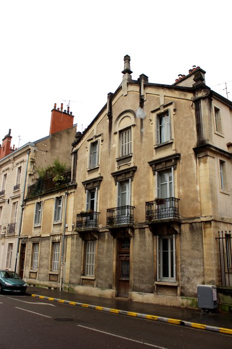 Immeuble : Façade sur rue, vue générale