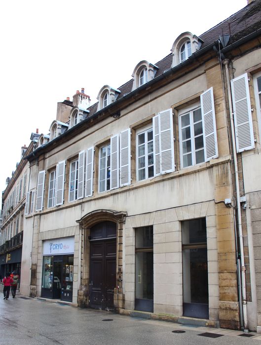 Hôtel de Thianges (ancien) : Façade sur rue, vue générale